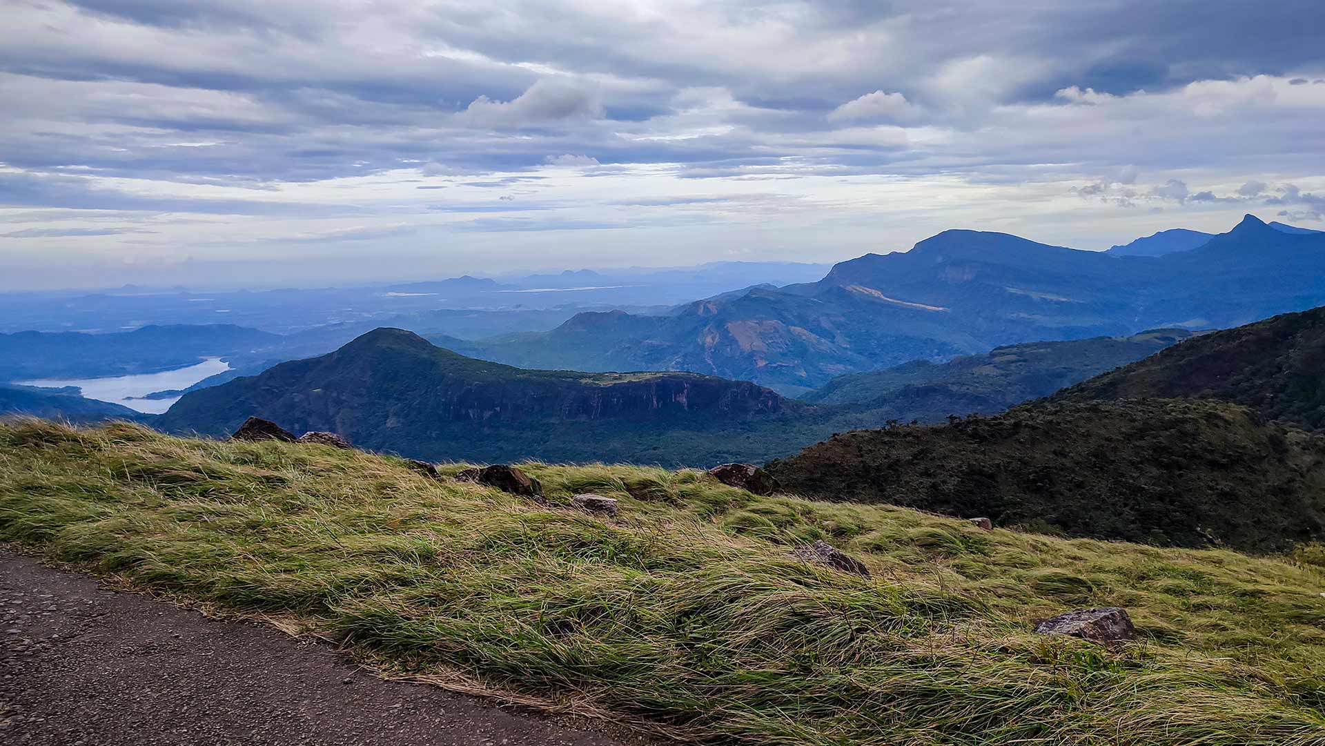 Knuckles Mountain Range travel region